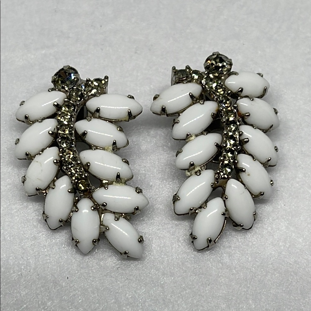 Vintage Gorgeous rhinestone White milk glass and Silver tone clip Earrings